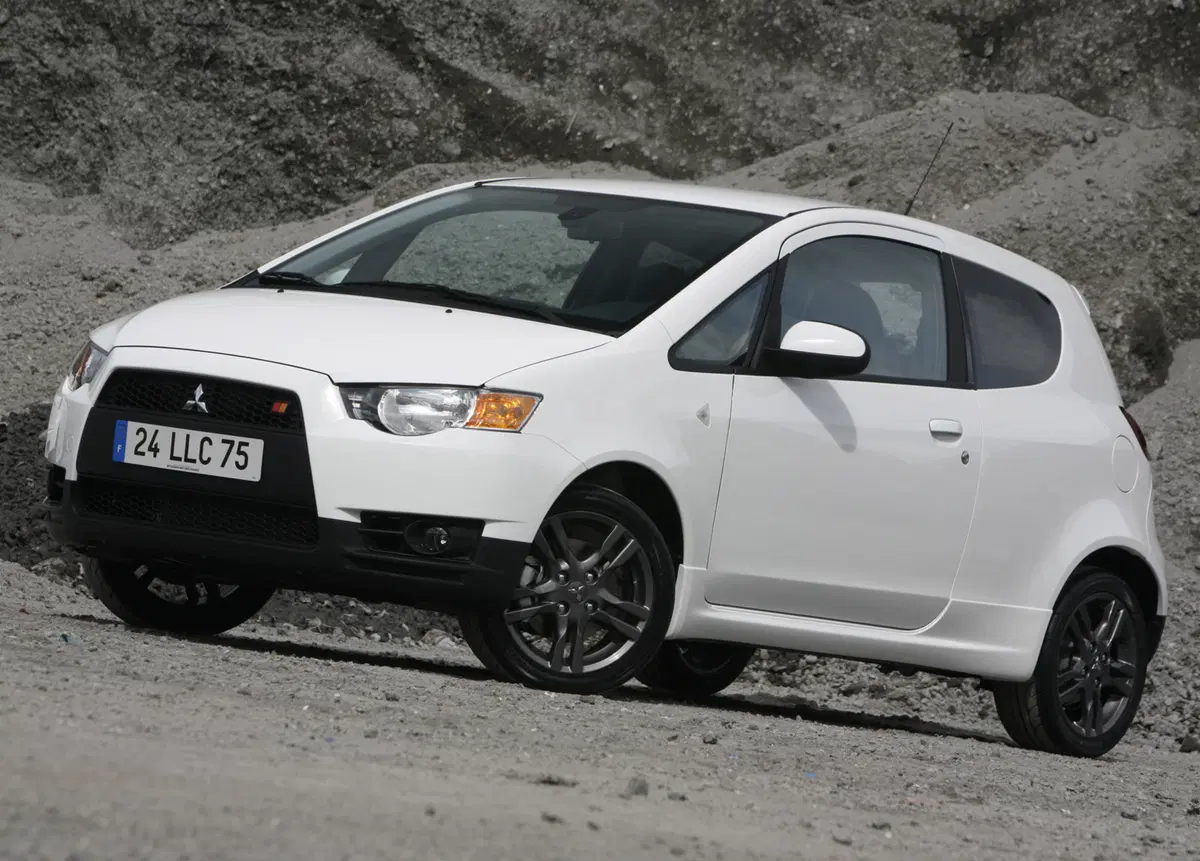 Mitsubishi Colt (2009-12) (7)