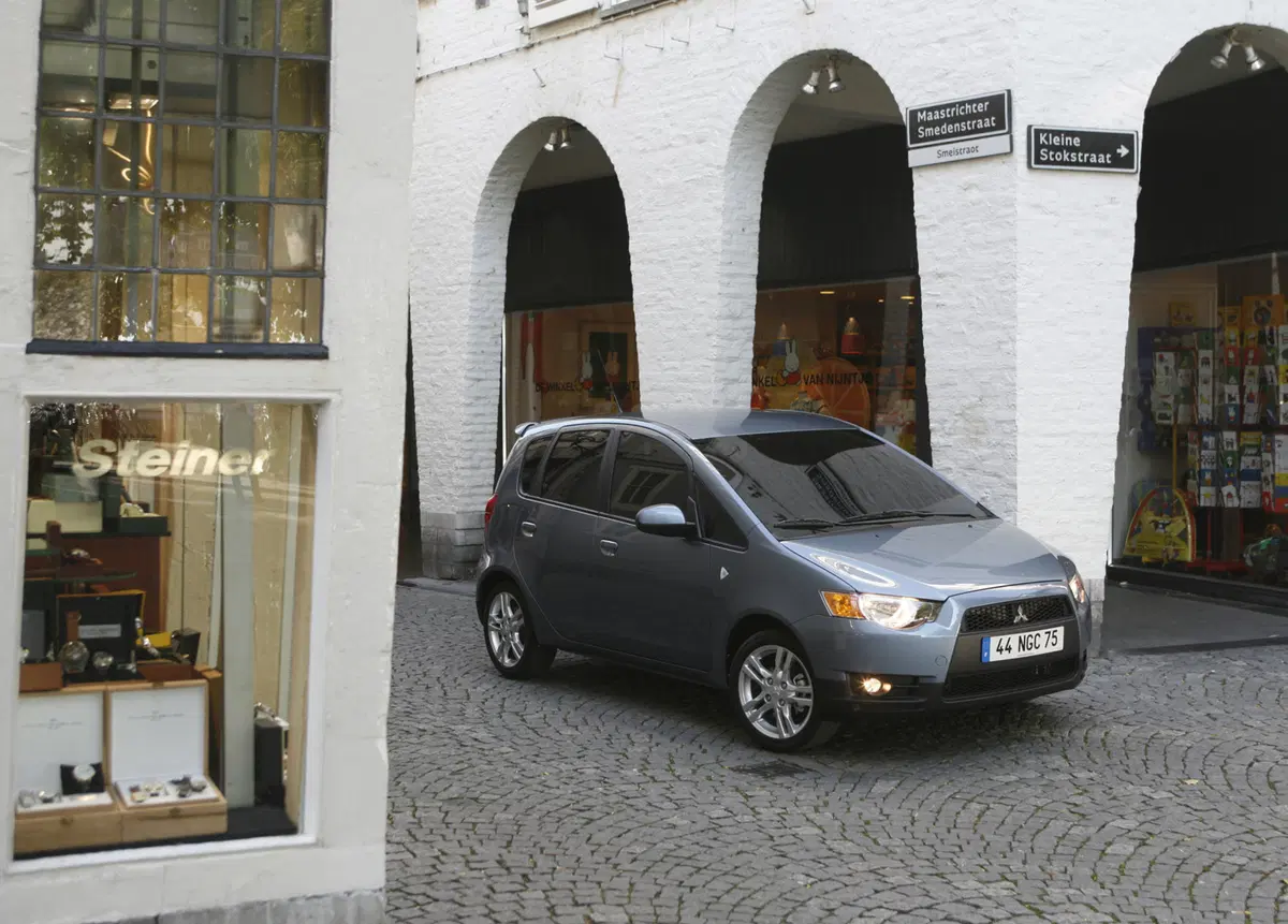 Mitsubishi Colt (2009-12) (19)