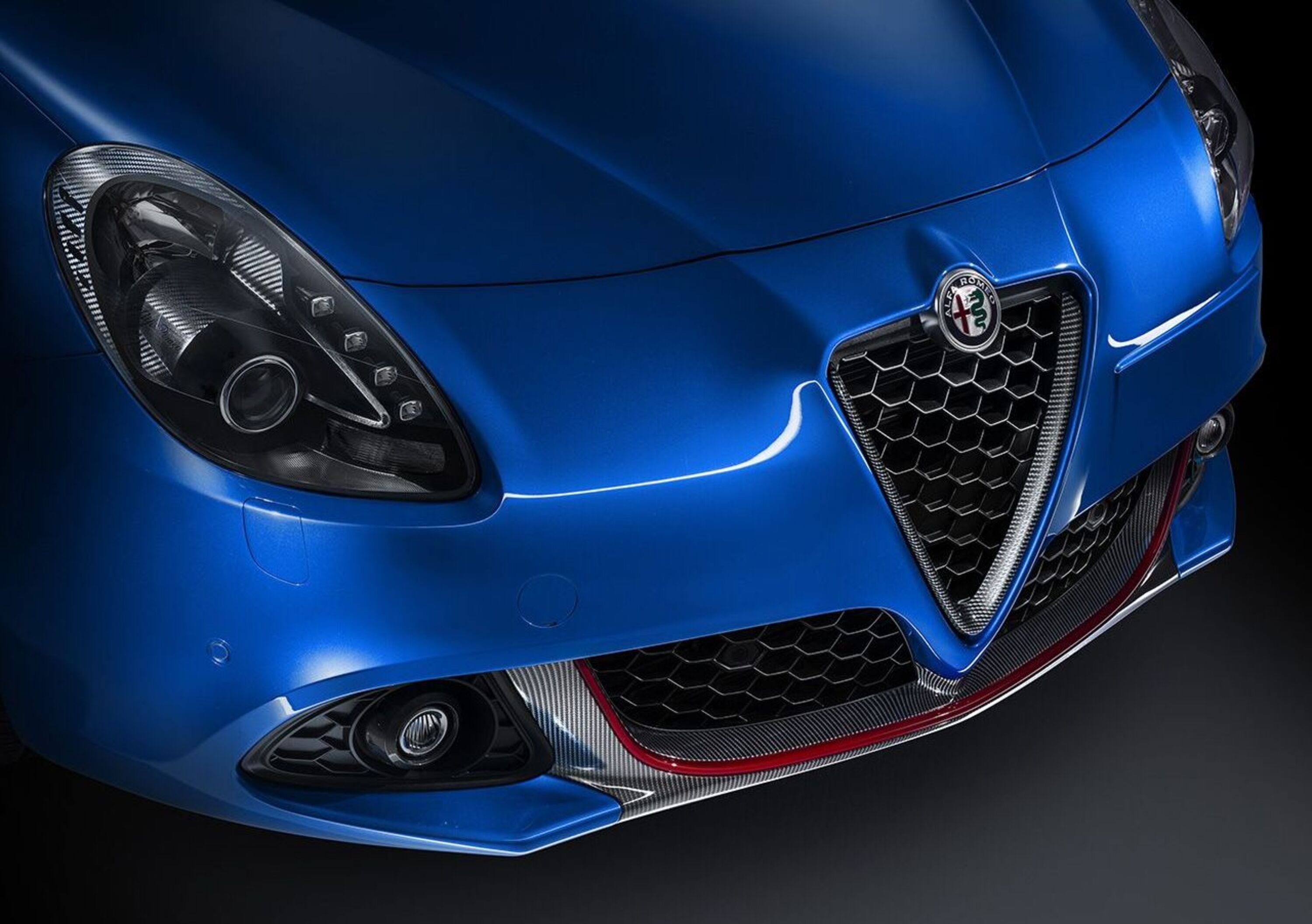 Alfa Romeo Giulietta, ecco Pack Tech e Pack Carbon