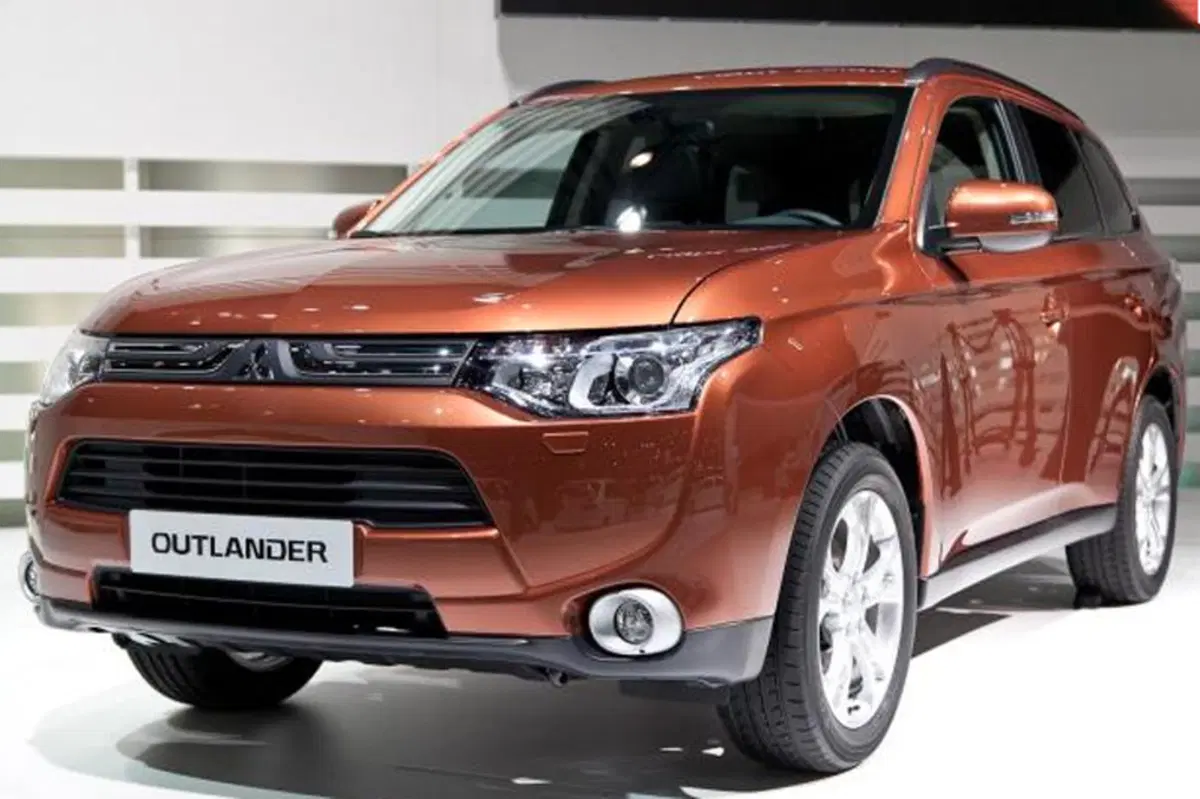 Mitsubishi Outlander 2.0 4WD CVT Insport SDA 7 posti (19)