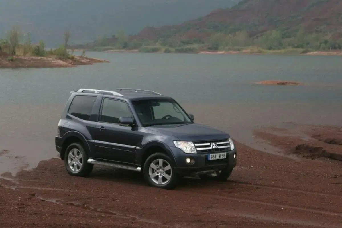 Mitsubishi Pajero (2006-19) (6)