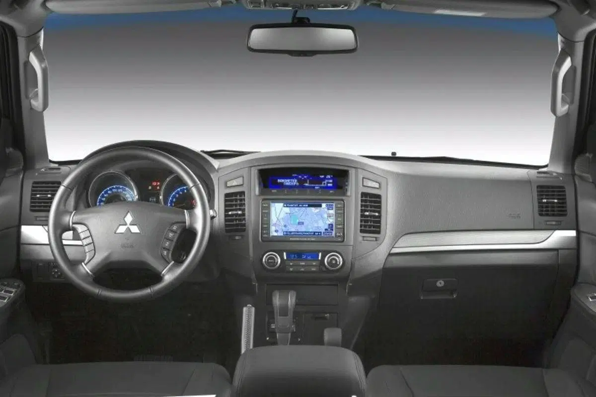 Mitsubishi Pajero (2006-19) (13)