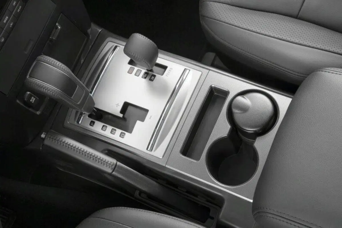 Mitsubishi Pajero (2006-19) (16)