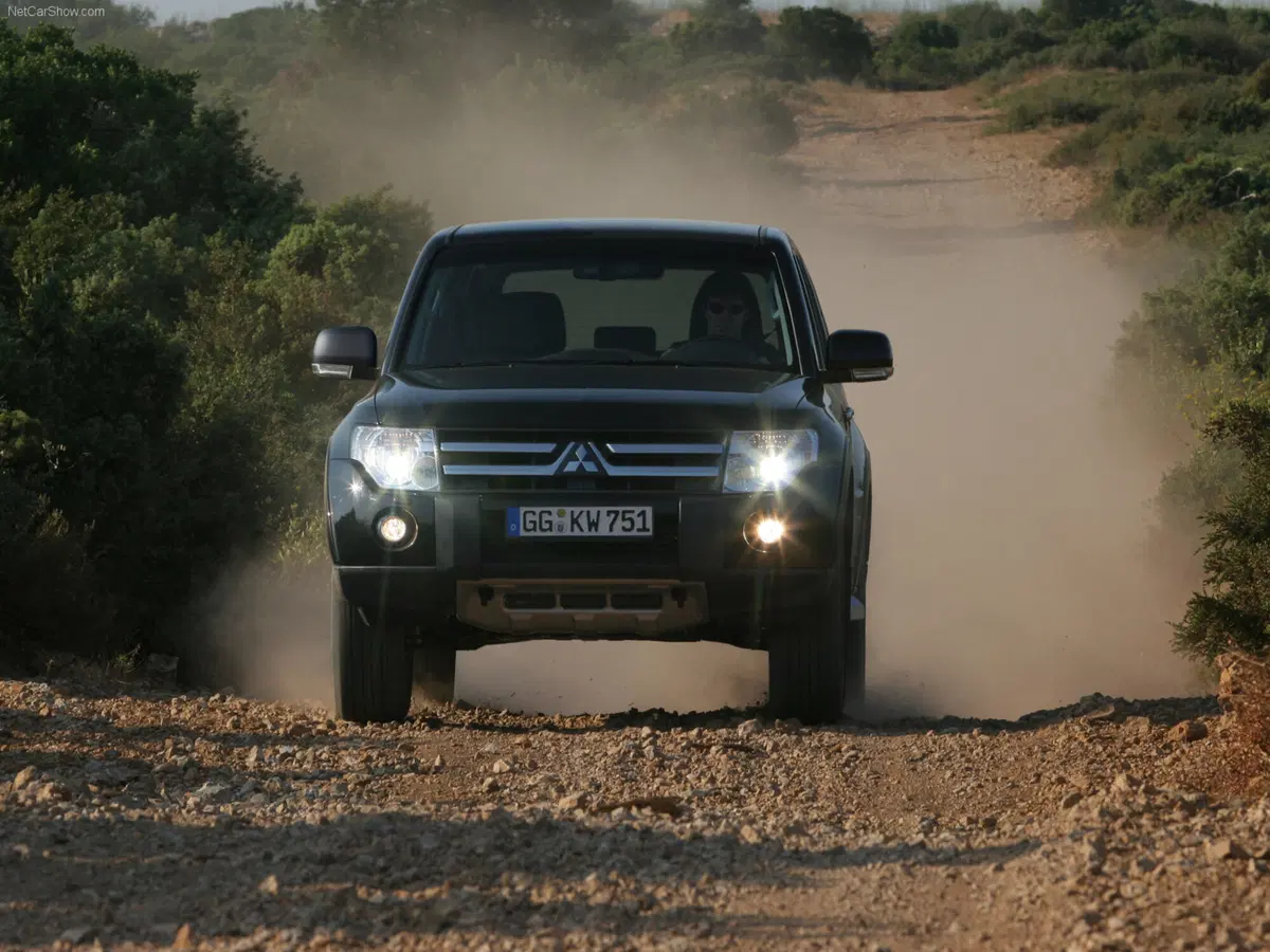 Mitsubishi Pajero (2006-19) (17)