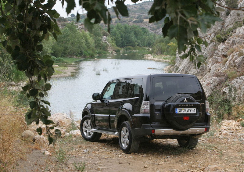 Mitsubishi Pajero (2006-19) (18)