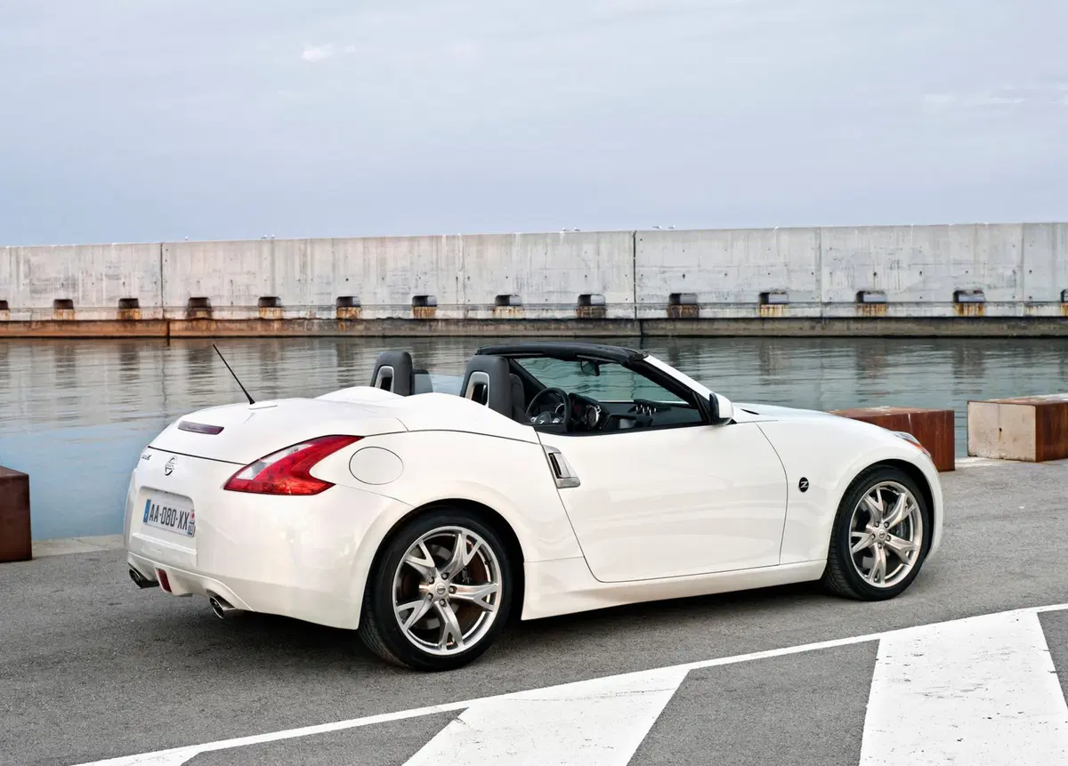 Nissan 370Z Cabrio (2010-20) (3)