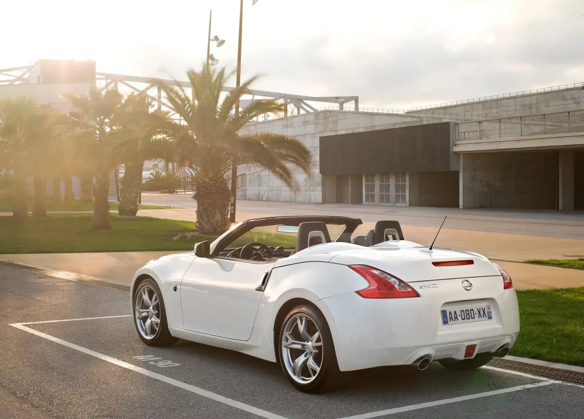 Nissan 370Z Cabrio (2010-20) (14)