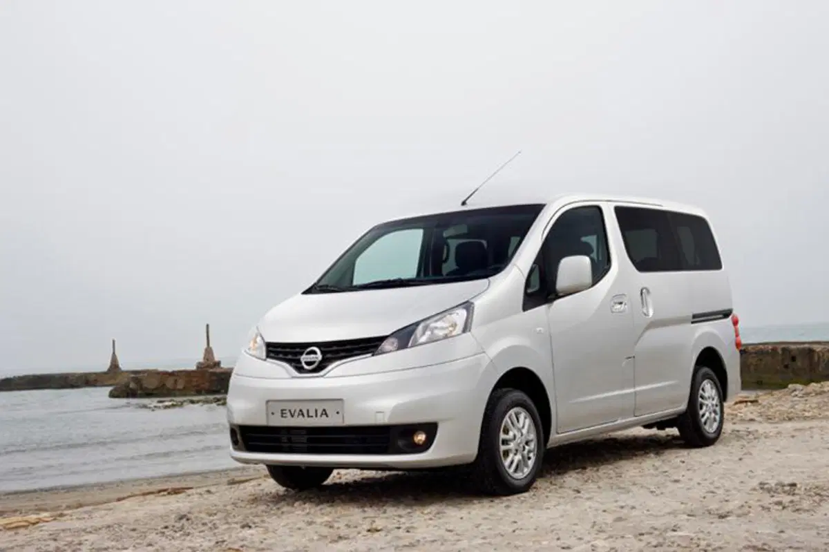 Nissan Evalia (2011-16) (2)