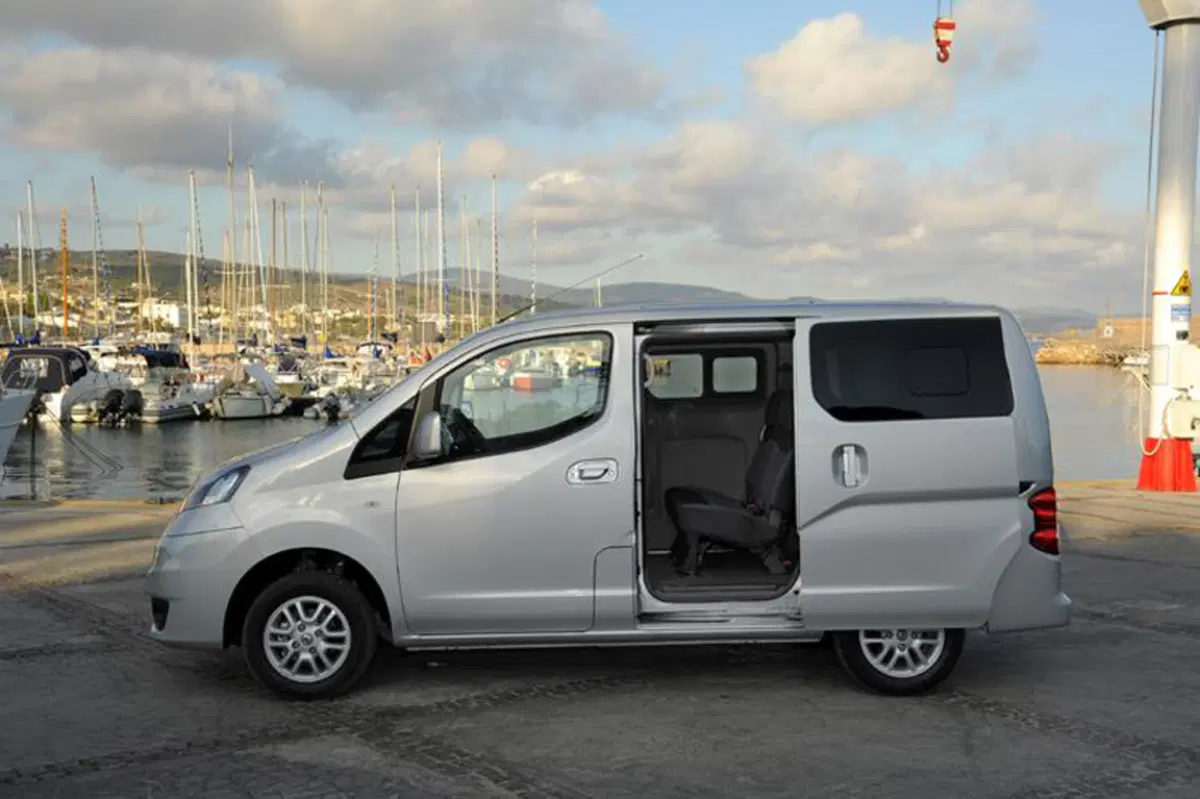 Nissan Evalia (2011-16) (7)