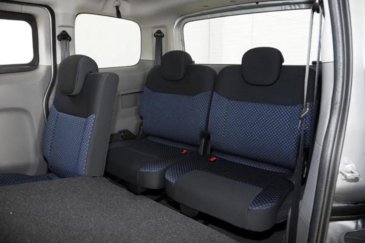 Nissan Evalia (2011-16) (13)