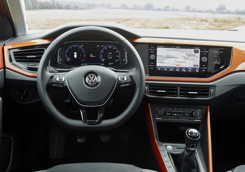 Volkswagen Polo (2017-->>) (37)