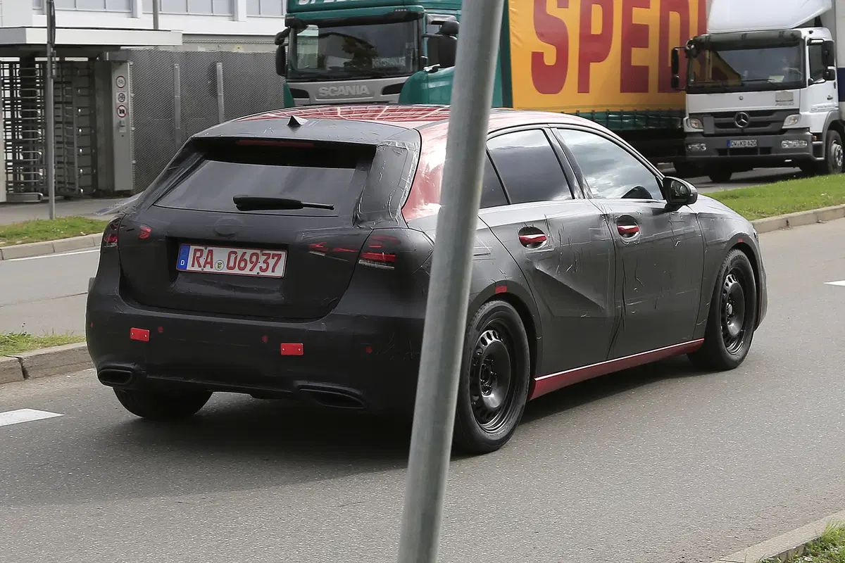 Mercedes Classe A 2018, forme in vista 
