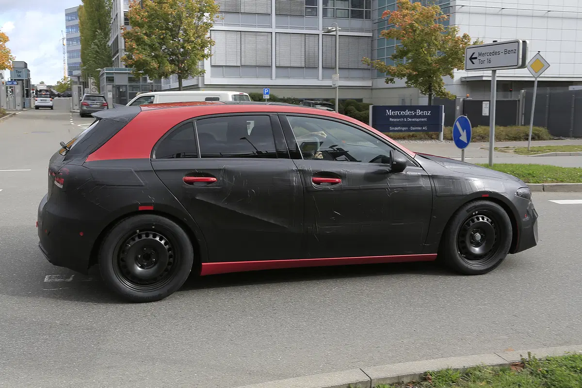 Mercedes Classe A 2018, forme in vista  (3)