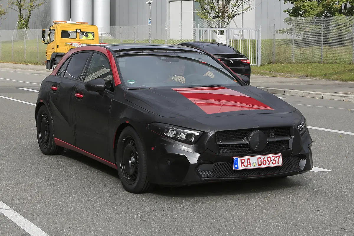 Mercedes Classe A 2018, forme in vista  (8)