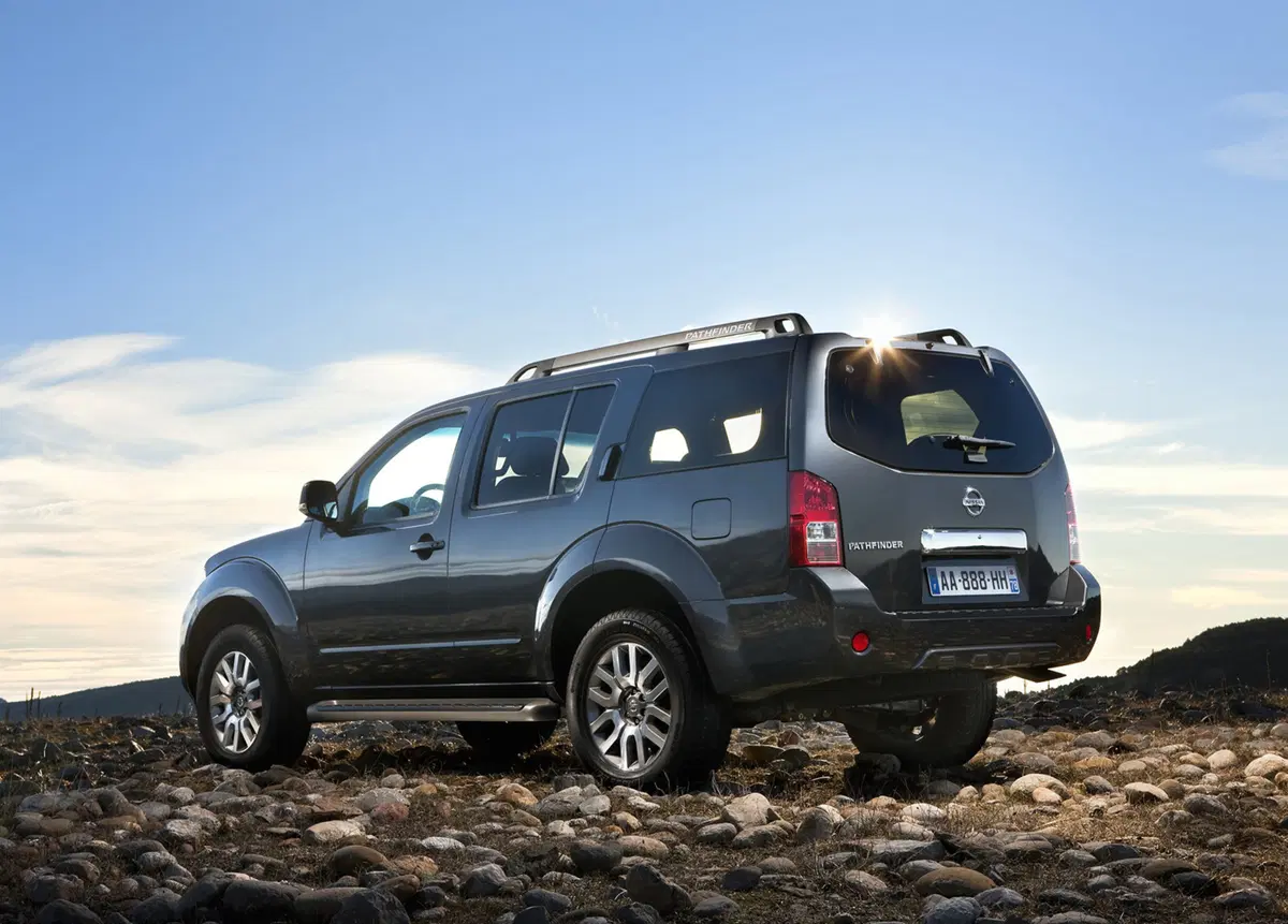 Nissan Pathfinder (2010-14) (6)