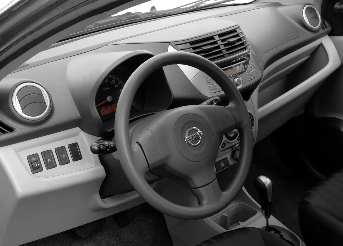 Nissan Pixo (2009-13) (11)