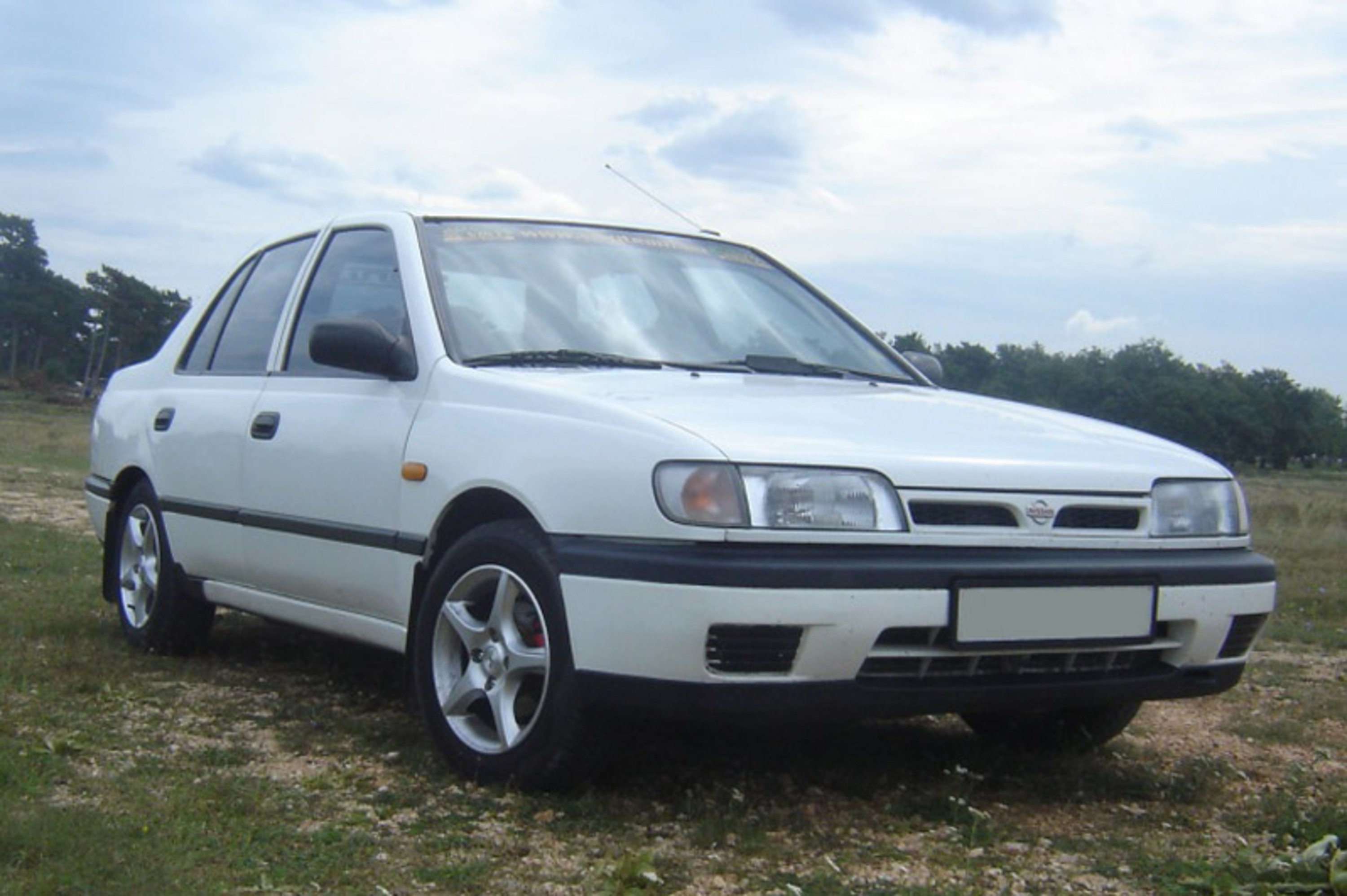 Nissan Sunny (1991-93)