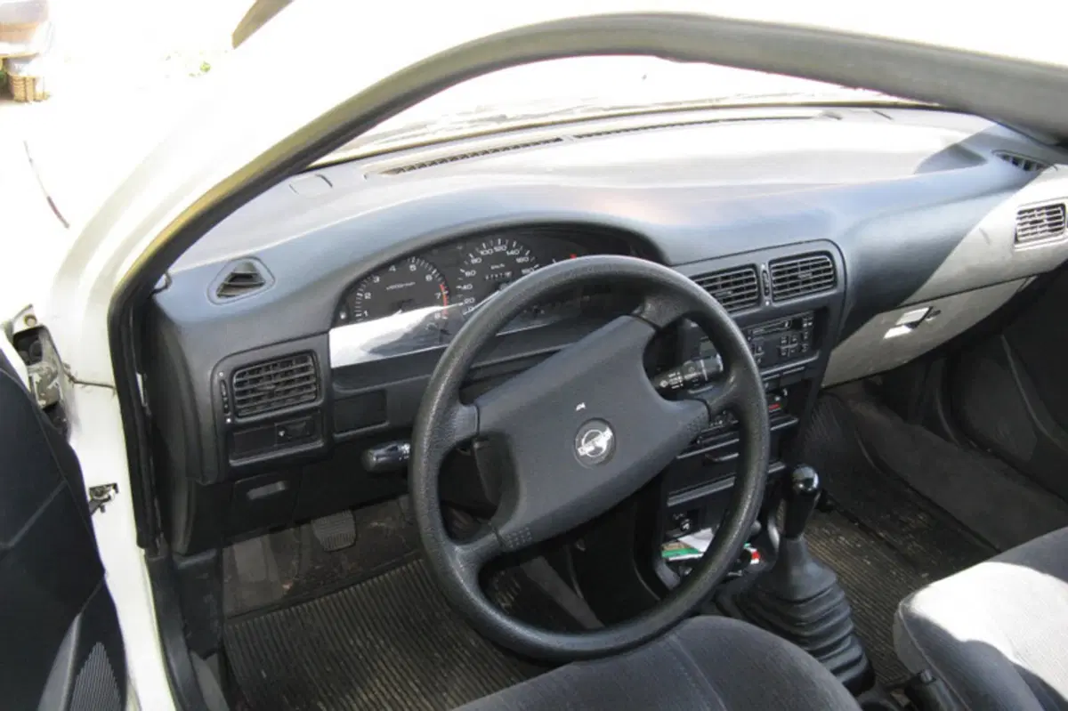 Nissan Sunny (1991-93) (2)