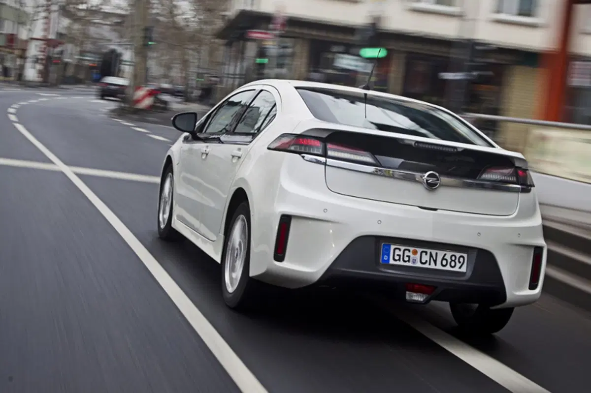 Opel Ampera (2012-15) (8)