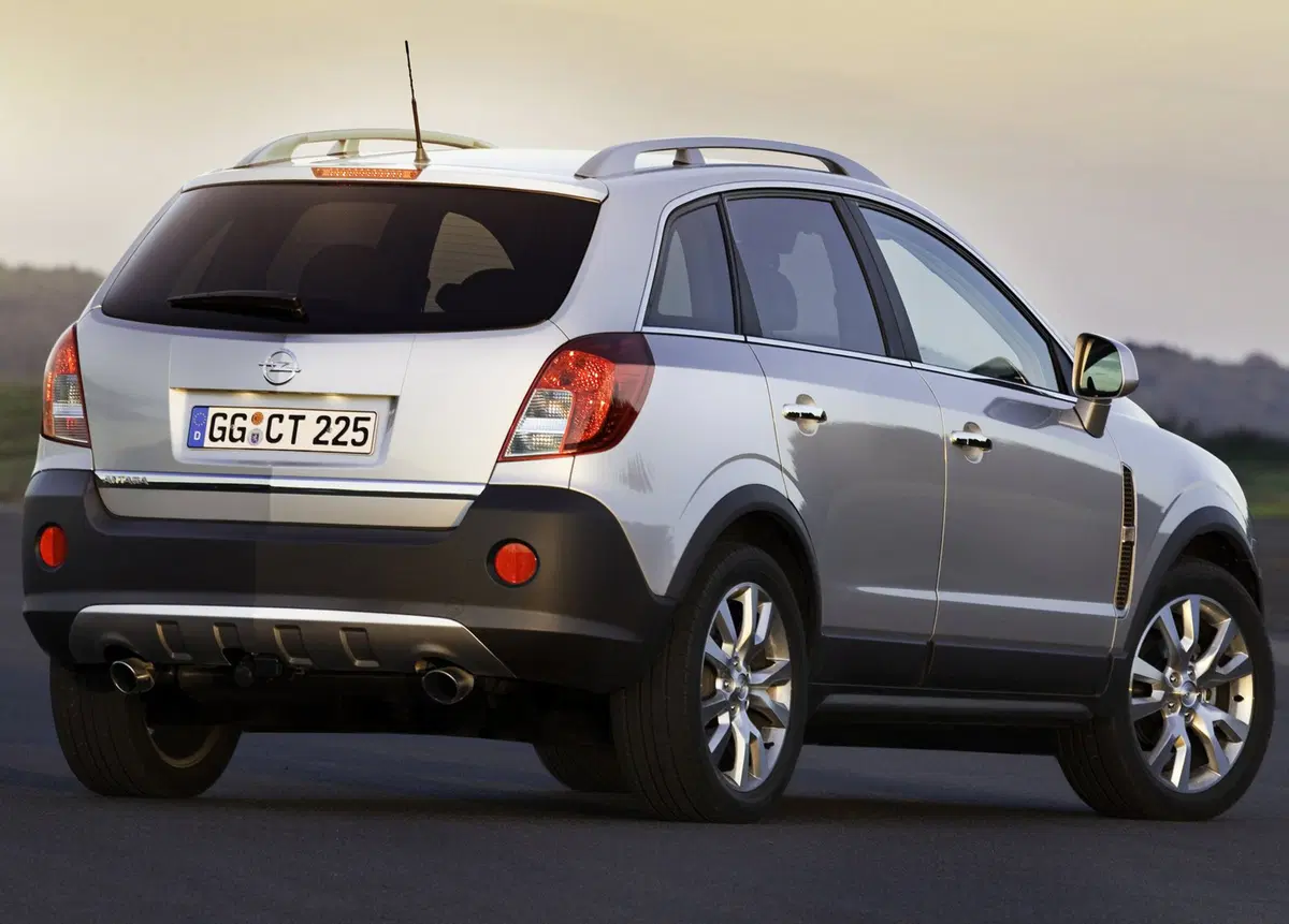 Opel Antara 2.2 CDTI 163CV Start&Stop 4x2 Cosmo (12)