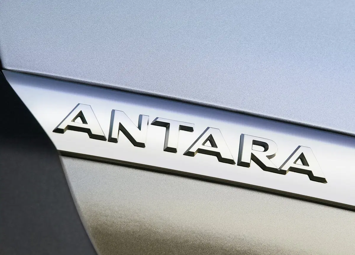 Opel Antara 2.2 CDTI 163CV Start&Stop 4x2 Cosmo (17)