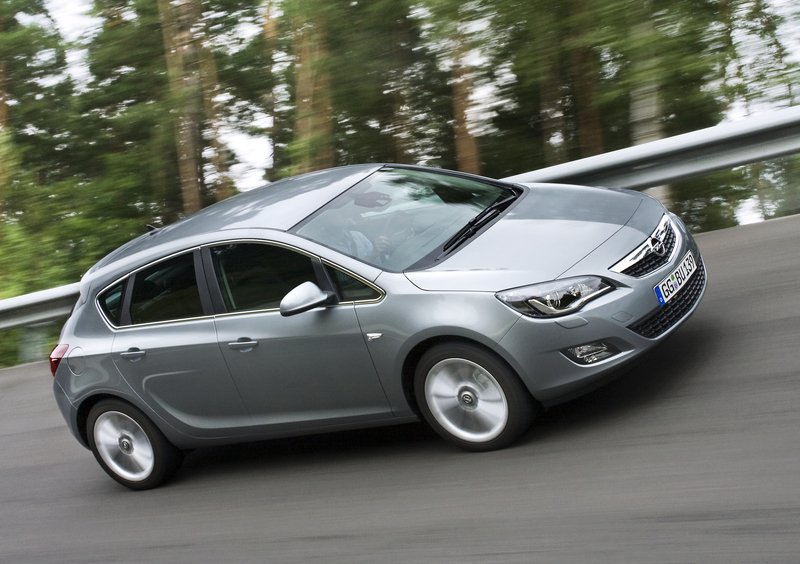 Opel Astra (2009-18) (3)
