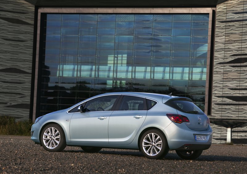 Opel Astra (2009-18) (6)