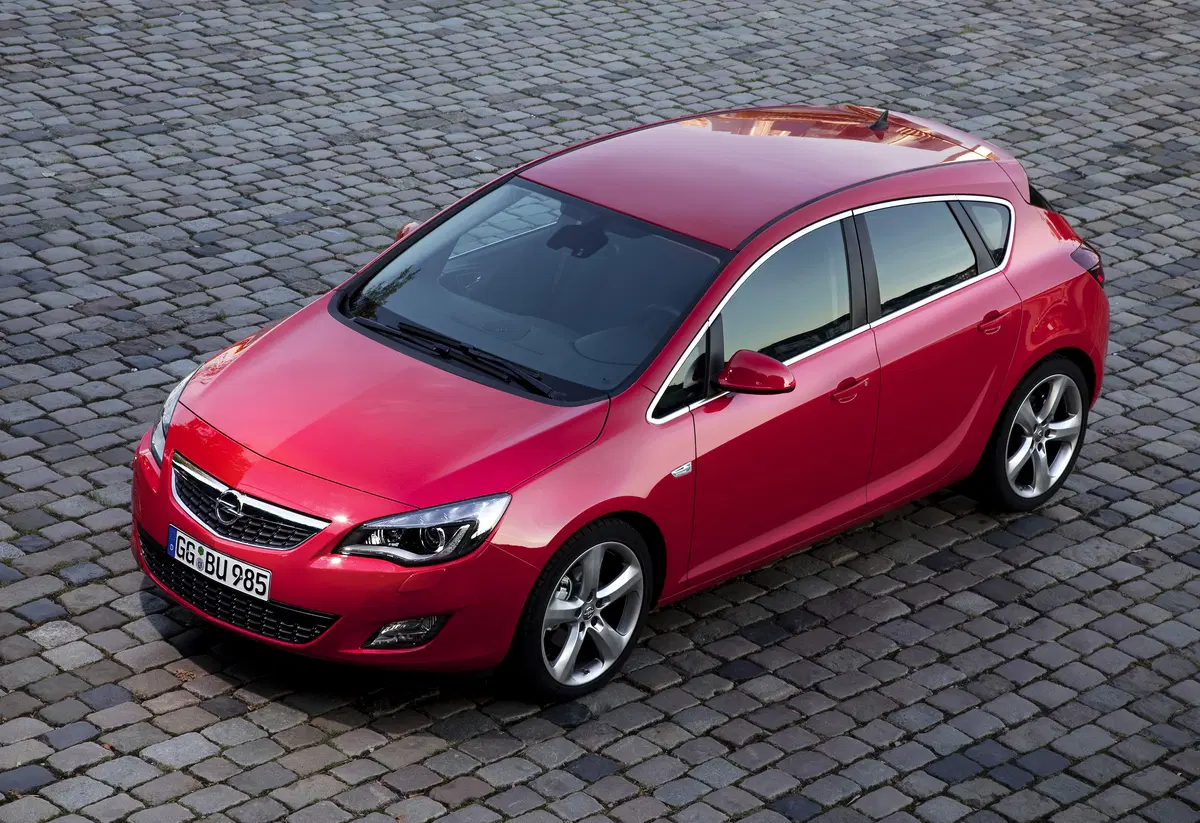 Opel Astra 2.0 BiTurbo CDTI 195CV S&S 5 porte (9)