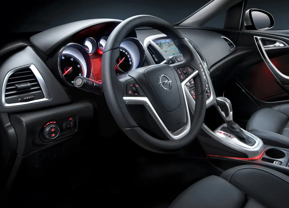 Opel Astra 2.0 BiTurbo CDTI 195CV S&S 5 porte (14)