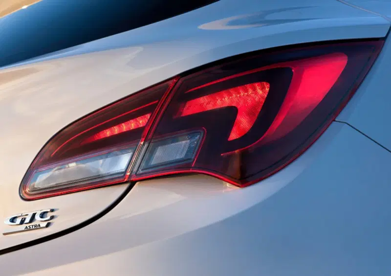 Opel Astra GTC (2011-18) (24)