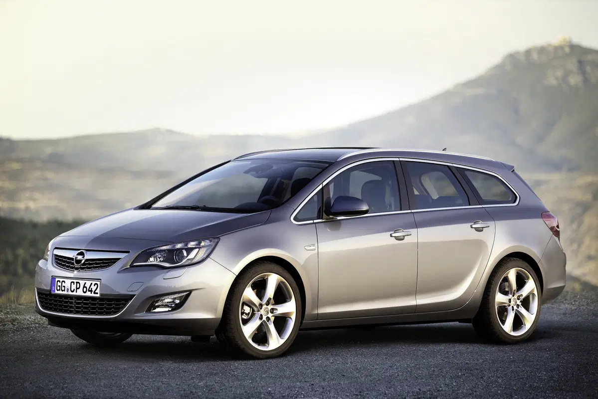 Opel Astra Station Wagon (2010-17) (2)