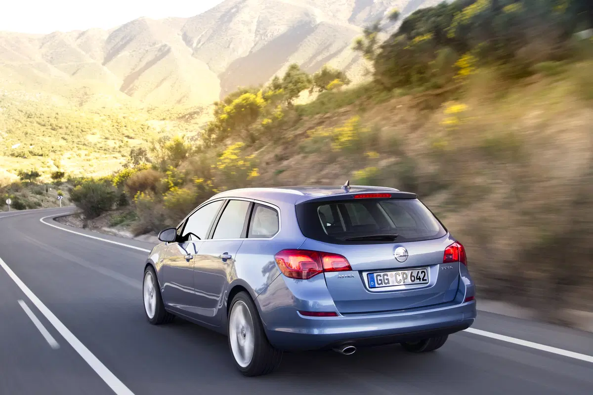 Opel Astra Station Wagon (2010-17) (4)