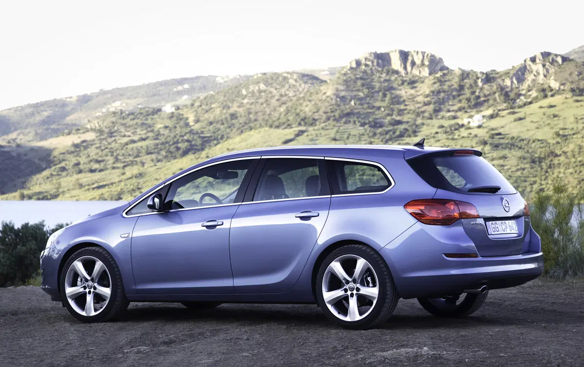 Opel Astra Station Wagon (2010-17) (7)