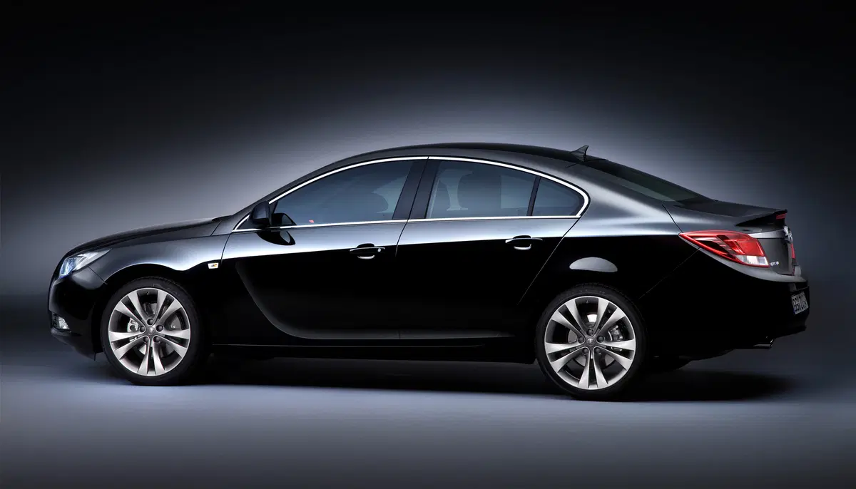 Opel Insignia Turbo Start&Stop 4 porte Cosmo (3)