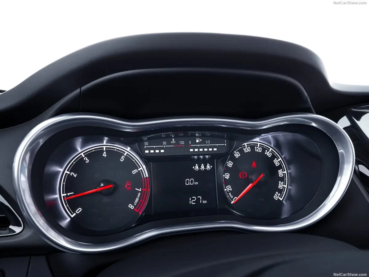 Opel Karl (2015-19) (11)