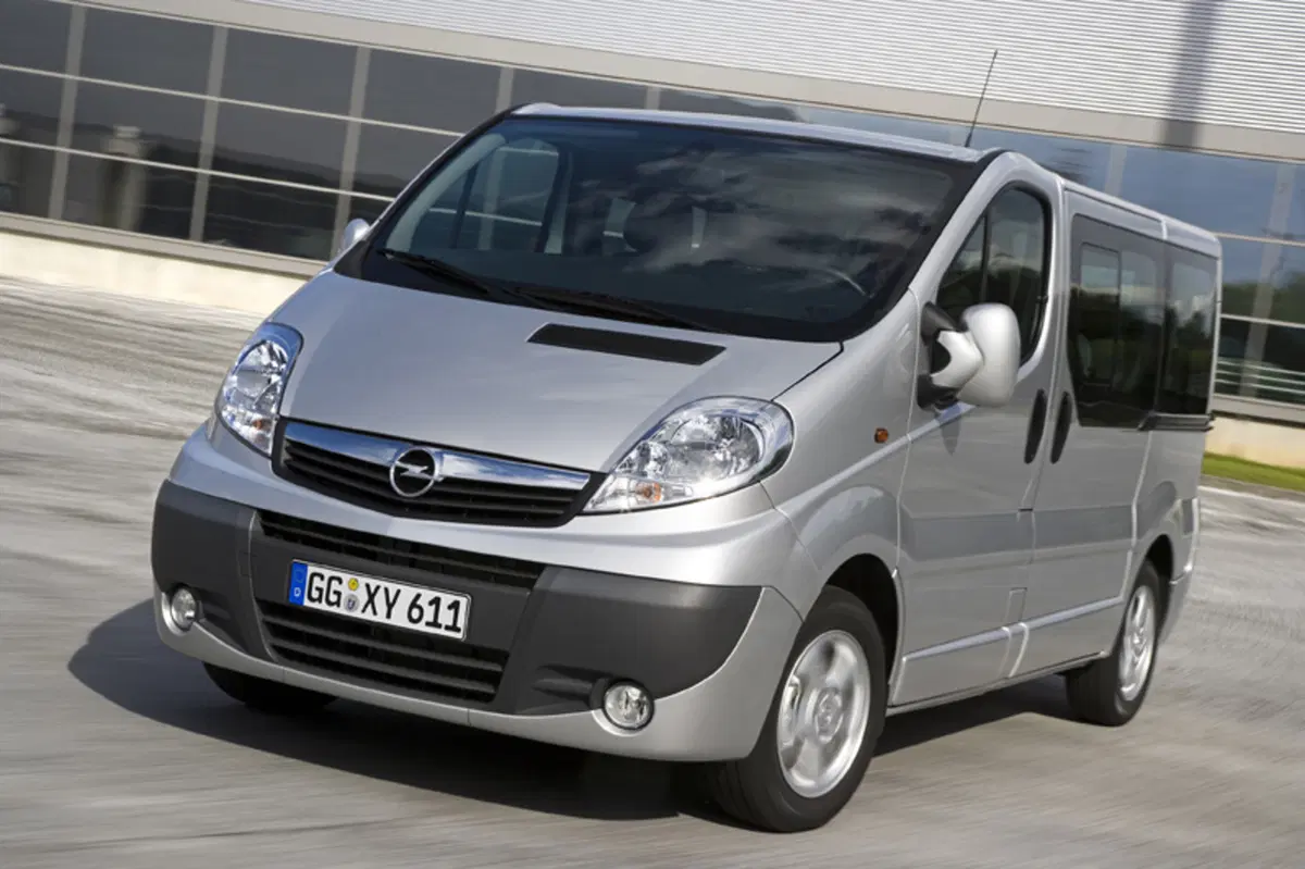 Opel Vivaro Furgone 29 2.5 CDTI PL-TN Combi 9 posti