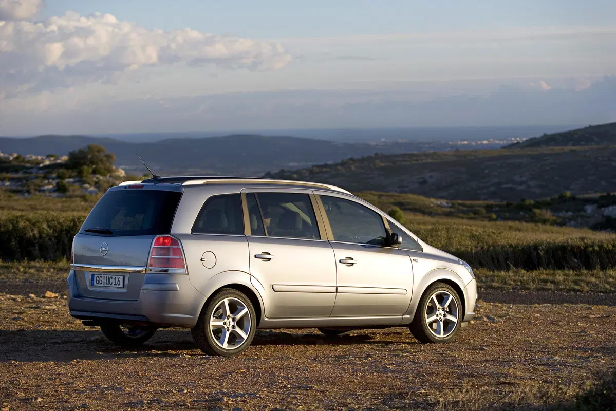 Opel Zafira 1.7 CDTI 110CV Cosmo (3)