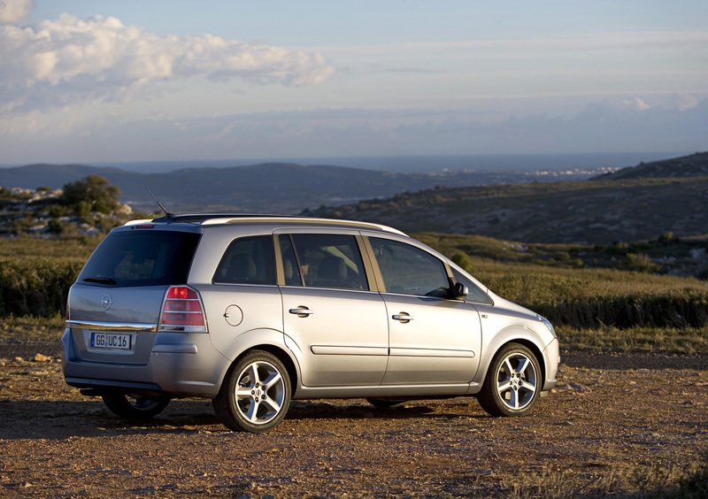 Opel Zafira (2005-15) (2)