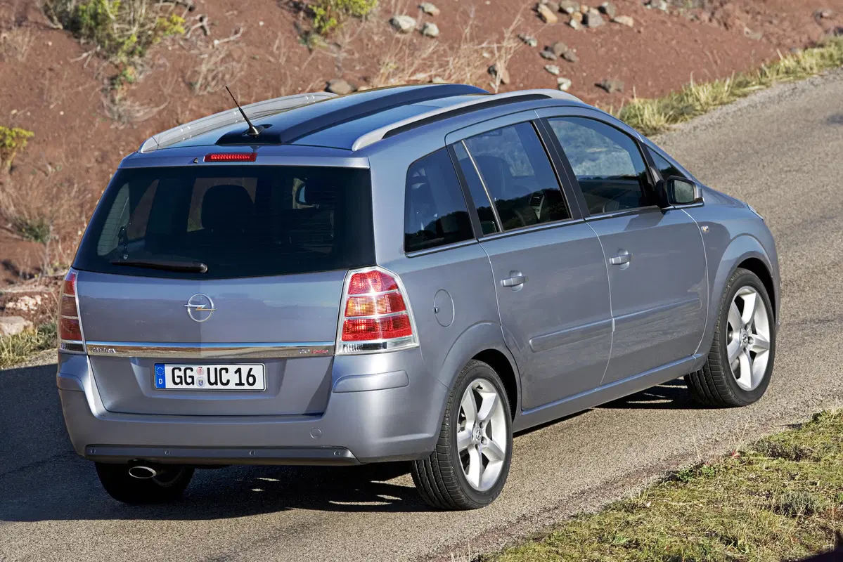 Opel Zafira 1.7 CDTI 110CV Cosmo (4)