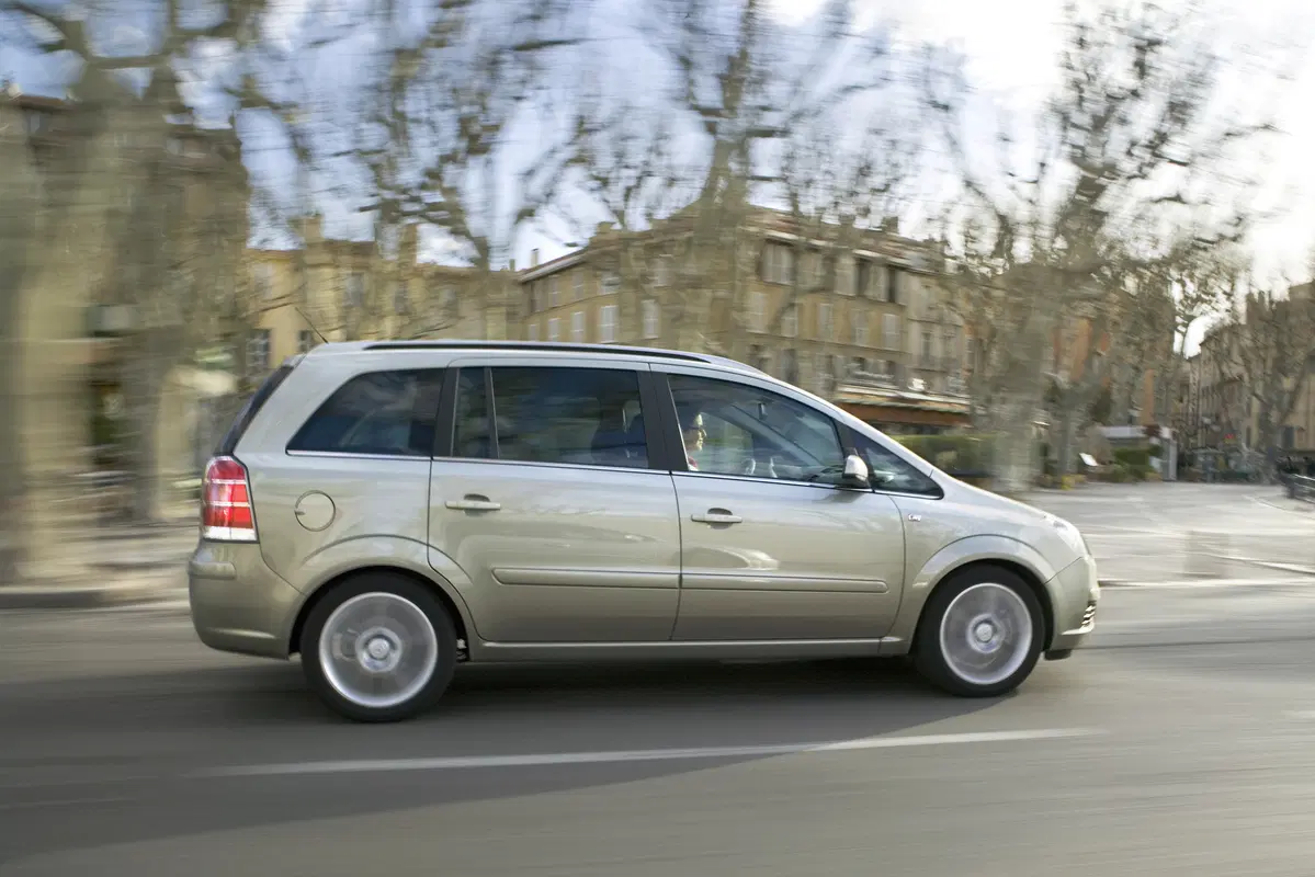 Opel Zafira 1.7 CDTI 110CV Cosmo (6)