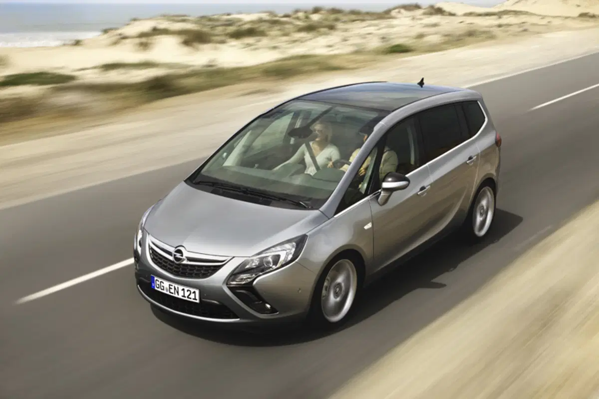Opel Zafira Tourer (2011-16) (2)