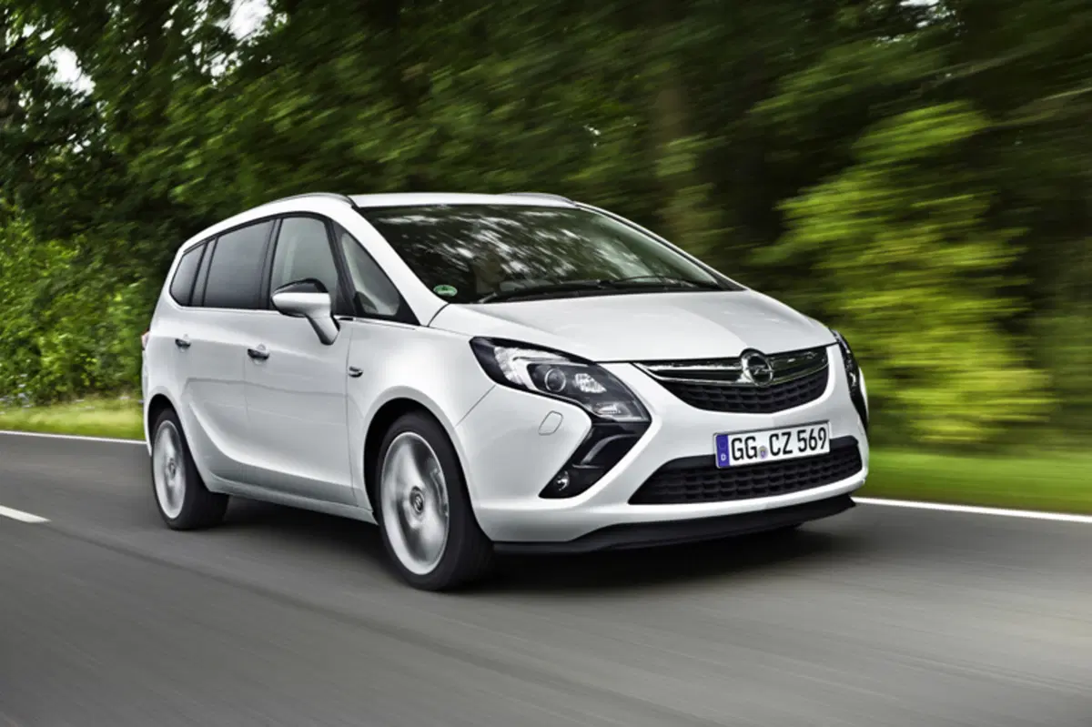 Opel Zafira Tourer (2011-16) (4)