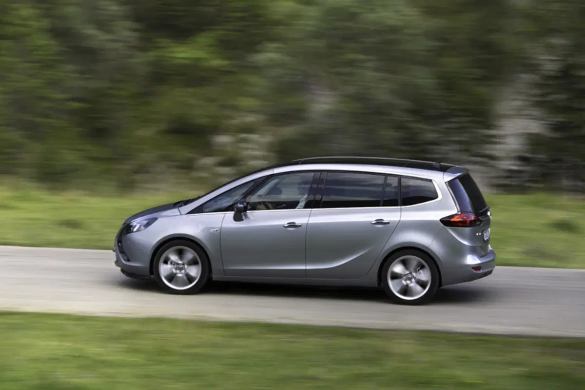 Opel Zafira Tourer (2011-16) (9)