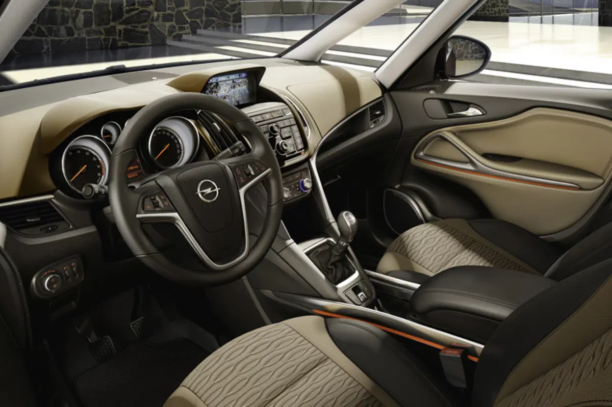 Opel Zafira Tourer (2011-16) (13)
