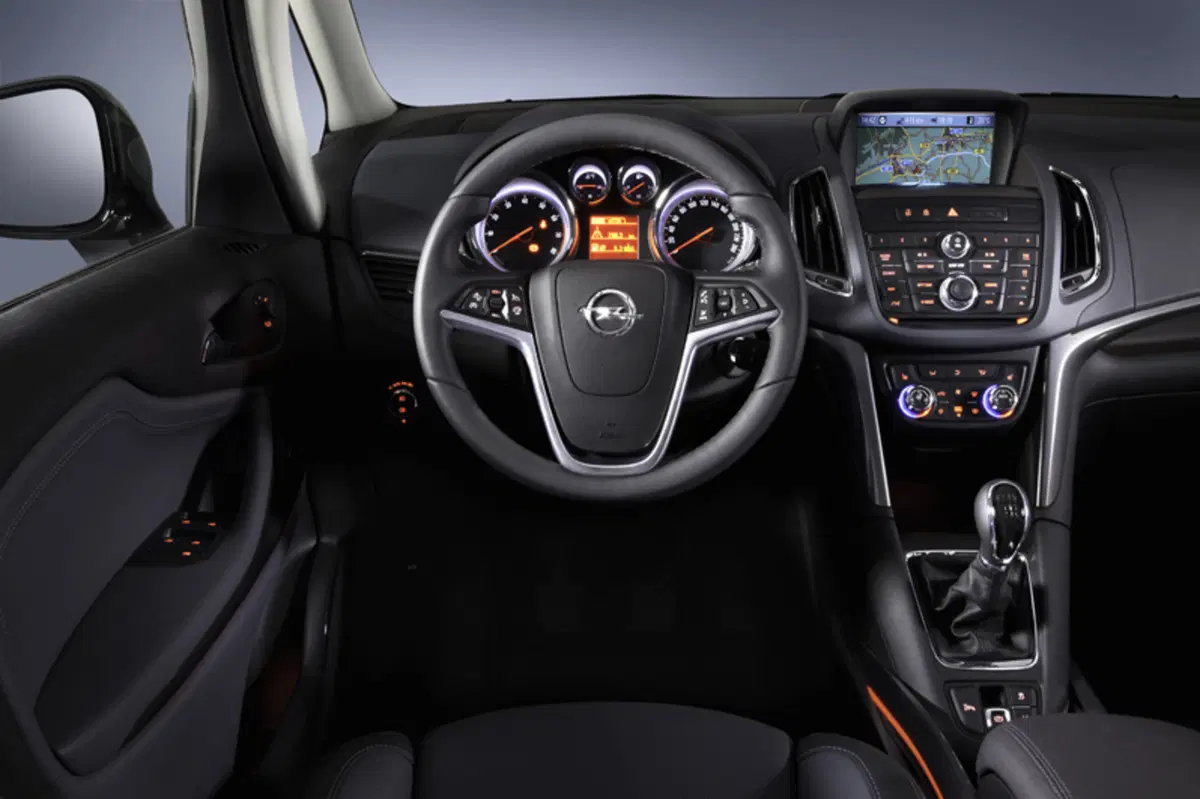 Opel Zafira Tourer (2011-16) (14)