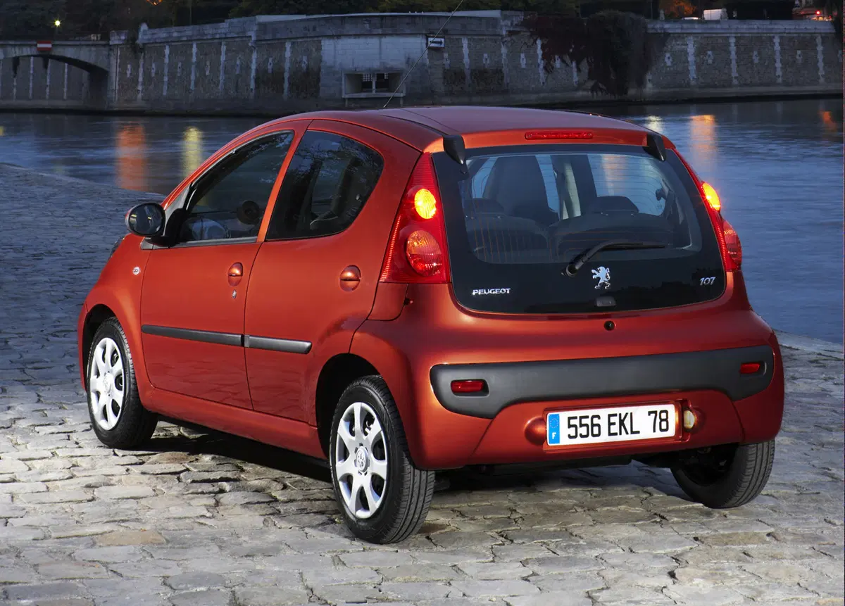 Peugeot 107 68CV 5p. Active 2Tronic (41)