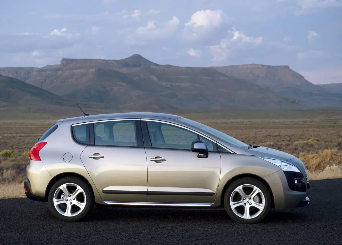 Peugeot 3008 1.6 HDi 110CV Outdoor (9)