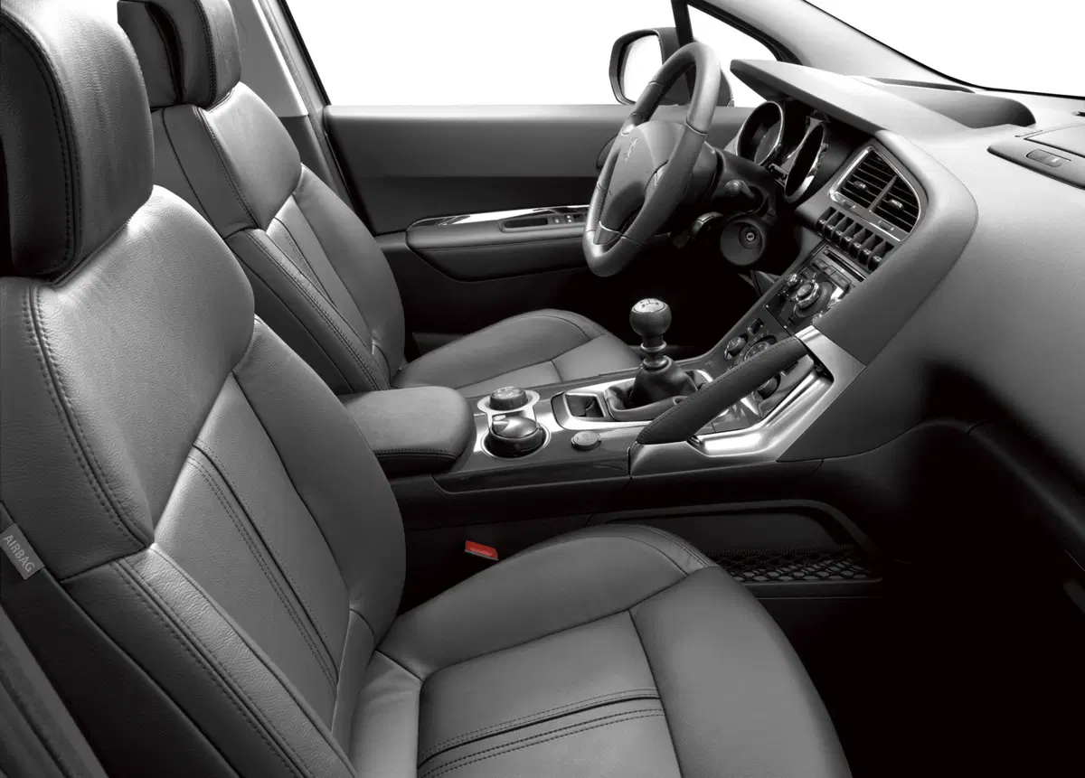Peugeot 3008 1.6 HDi 110CV Outdoor (12)