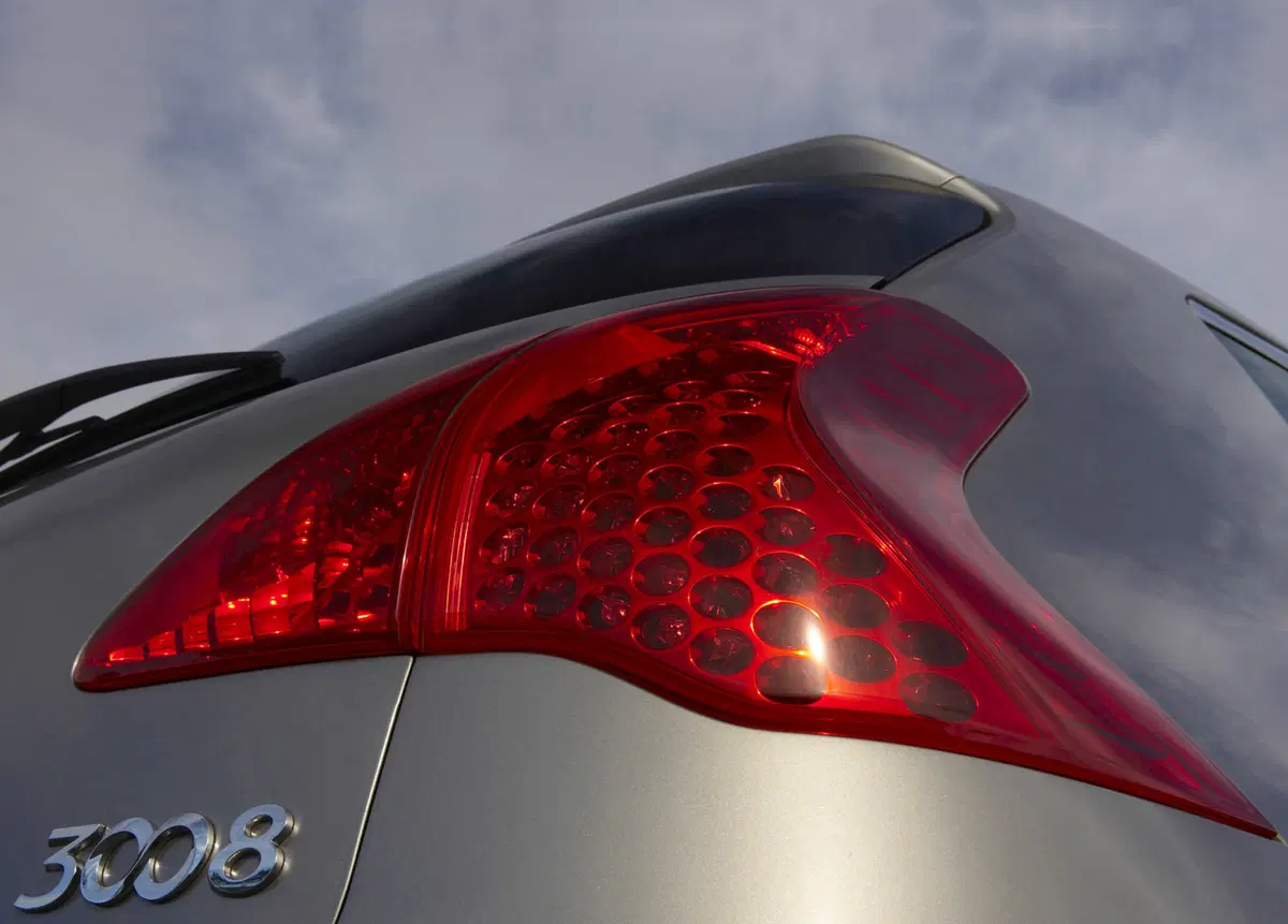 Peugeot 3008 1.6 HDi 110CV Outdoor (18)