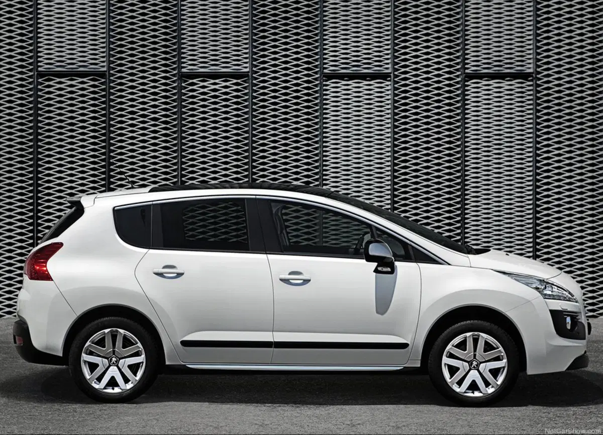 Peugeot 3008 1.6 HDi 110CV Outdoor (24)